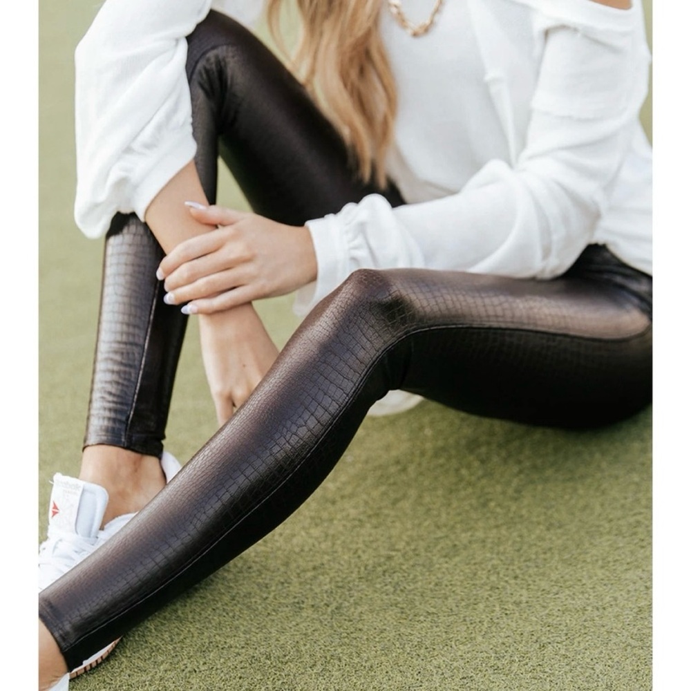 SPANX Shiny Black Textured Leggings